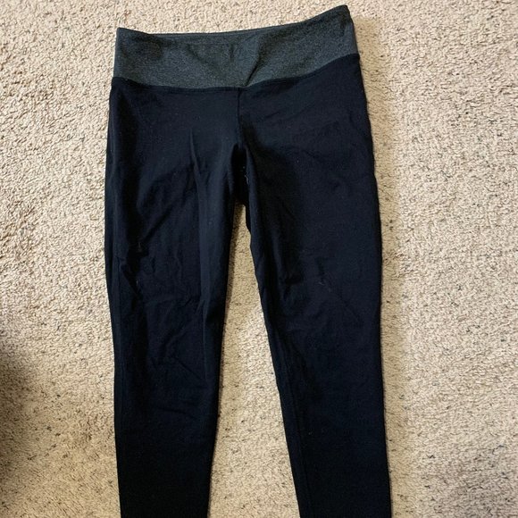 TNA Leggings - Picture 2 of 4